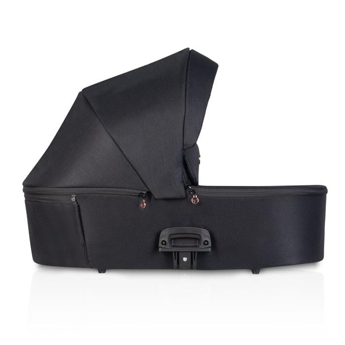 Riko Musso 03 Magma 12.jpg